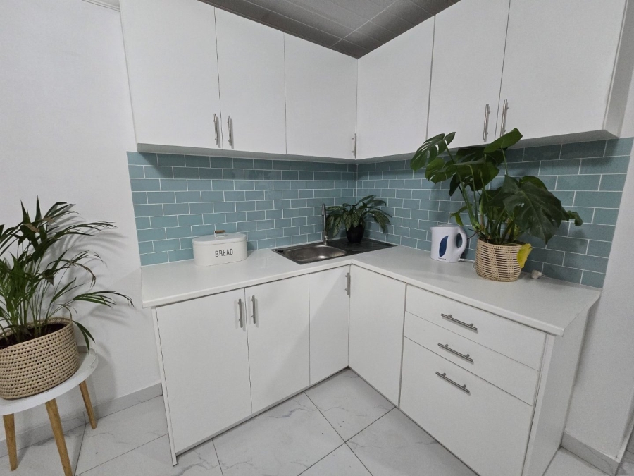 2 Bedroom Property for Sale in Pelican Park Western Cape